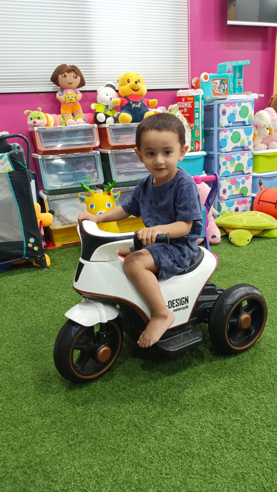 Infants program at Giggles n Glow